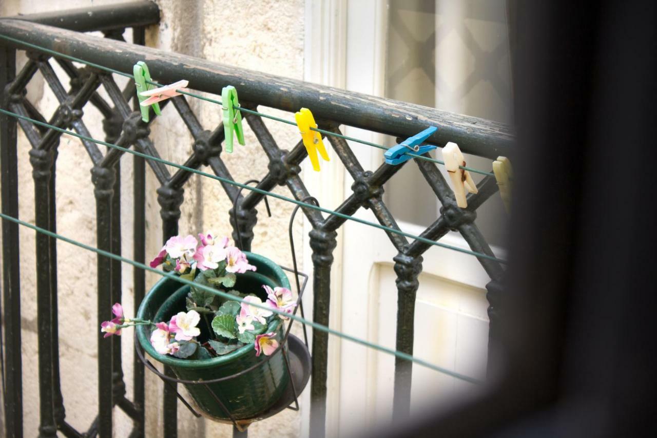 Alfama Charming Apartment Lisbon Bagian luar foto